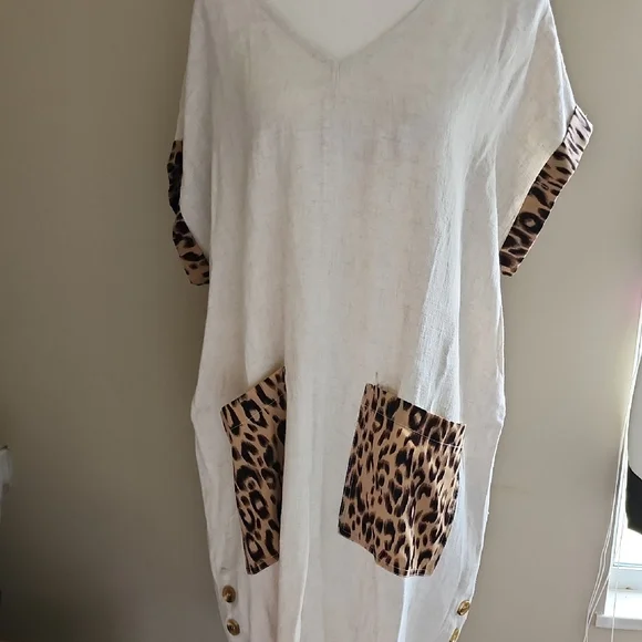 NWT Umgee White Dress with Leopard Print Accents - Picture 2 of 4
